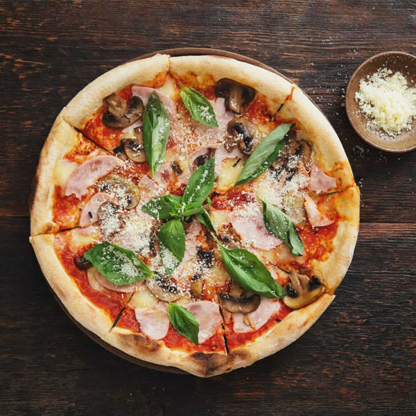 Prosciutto & Funghi Pizza
